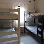Apto amplo e aconchegante, Itagua para até 7 pessoas com ar nos quartos, ótima localização!